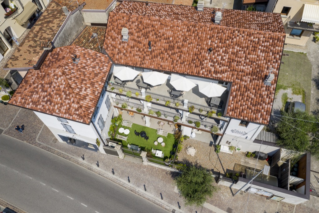villa-serioli-casa-vacanze-marone-gallery-esterni-11
