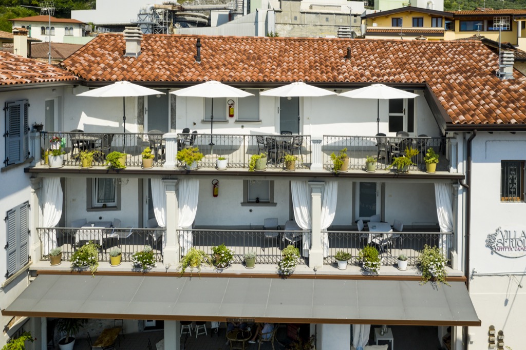 villa-serioli-casa-vacanze-marone-gallery-esterni-23