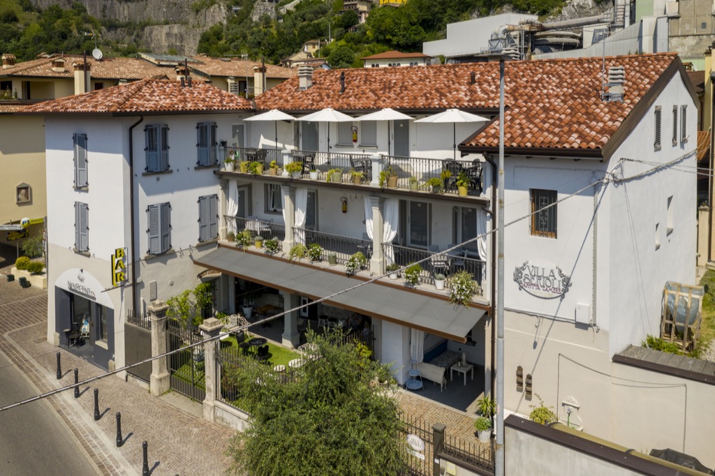 villa-serioli-casa-vacanze-marone-gallery-esterni-24