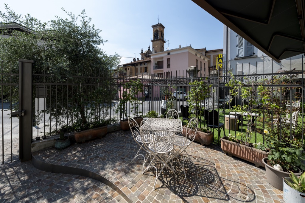villa-serioli-casa-vacanze-marone-gallery-esterni-27