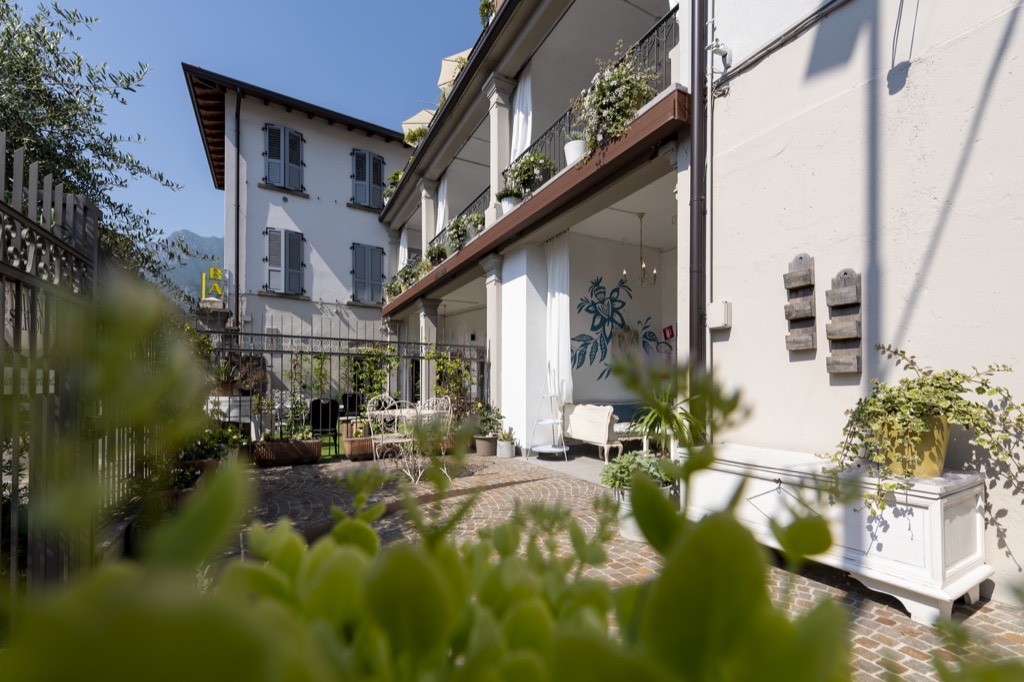 villa-serioli-casa-vacanze-marone-gallery-esterni-29